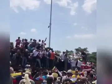REEMPLAZO | Llegan dos camiones con ocho toneladas de ayuda humanitaria a la frontera de Brasil con Venezuela REEMPLAZO | Llegan dos camiones con ocho toneladas de ayuda humanitaria a la frontera de Brasil con Venezuela