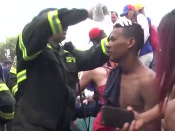 El Gobierno colombiano cifra en 285 los heridos por los enfrentamientos en la frontera con Venezuela