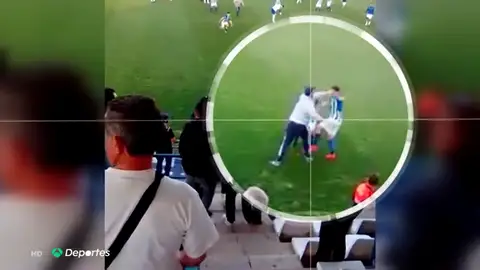Ultras del Xerez CD agreden a dos jugadores del Écija tras un partido de tercera división Ultras del Xerez CD agreden a dos jugadores del Écija tras un partido de tercera división