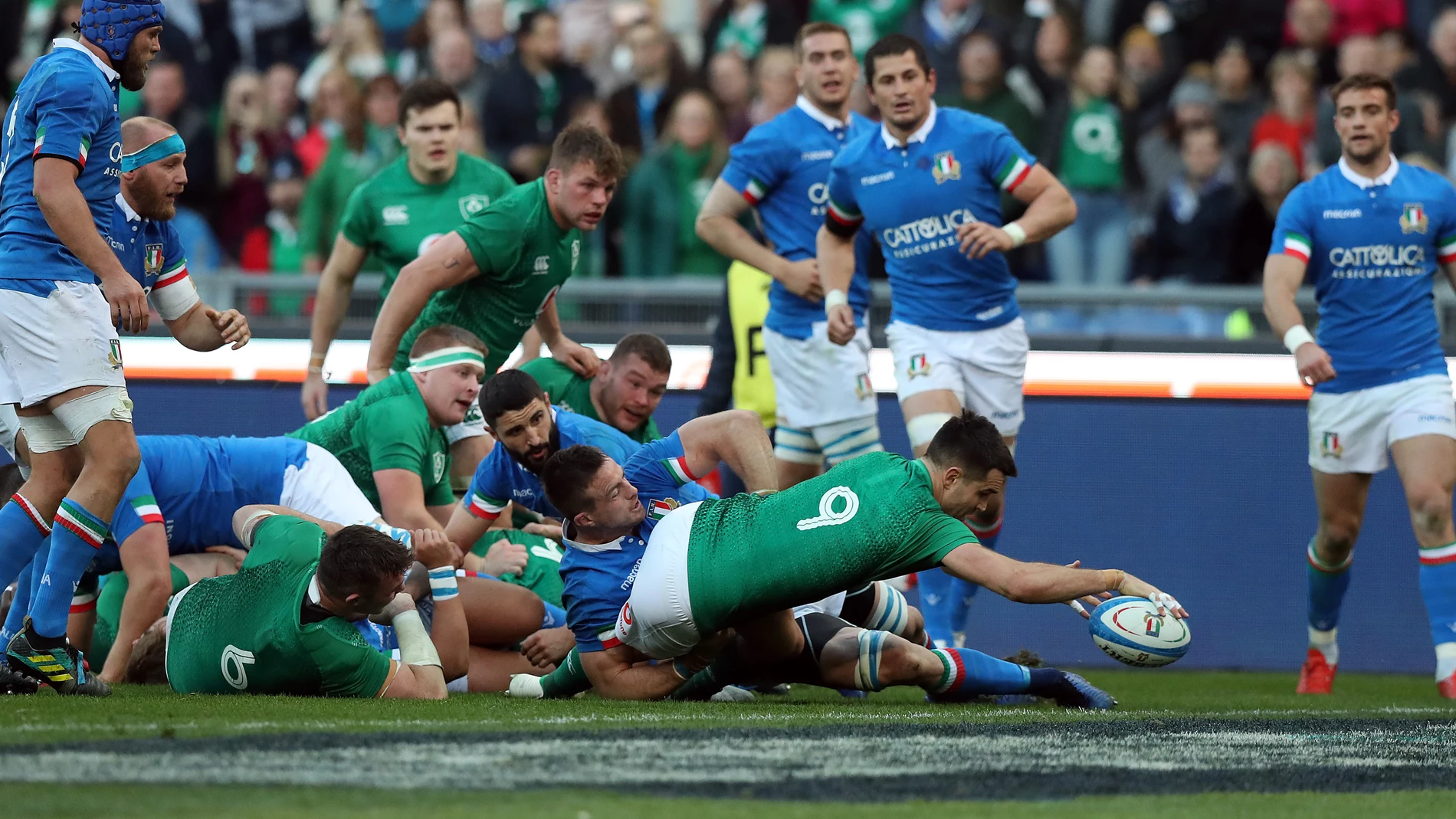Conor Murray ensaya ante Italia Conor Murray ensaya ante Italia