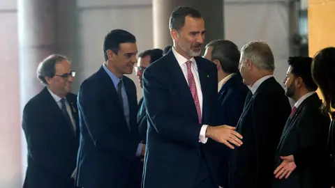 Felipe VI, Pedro Sánchez y Quim Torra Felipe VI, Pedro Sánchez y Quim Torra