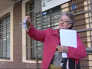 Conceden un piso social a la mujer que vivía con su hijo discapacitado en un trastero de Valencia Conceden un piso social a la mujer que vivía con su hijo discapacitado en un trastero de Valencia