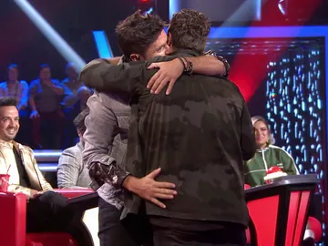 VÍDEO-LA VOZ: El piropo de Pablo López a Antonio Orozco con el que le deja mudo tras intercambiarse los sillones en ‘La Voz’ VÍDEO-LA VOZ: El piropo de Pablo López a Antonio Orozco con el que le deja mudo tras intercambiarse los sillones en ‘La Voz’