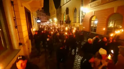 Procesión de antorchas de la ultraderecha en Estonia Procesión de antorchas de la ultraderecha en Estonia