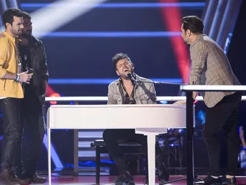 Pablo López y Sergio Jiménez cantan ‘El Patio’ en los Asaltos de ‘La Voz’ Pablo López y Sergio Jiménez cantan ‘El Patio’ en los Asaltos de ‘La Voz’
