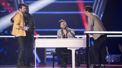 Pablo López y Sergio Jiménez cantan ‘El Patio’ en los Asaltos de ‘La Voz’