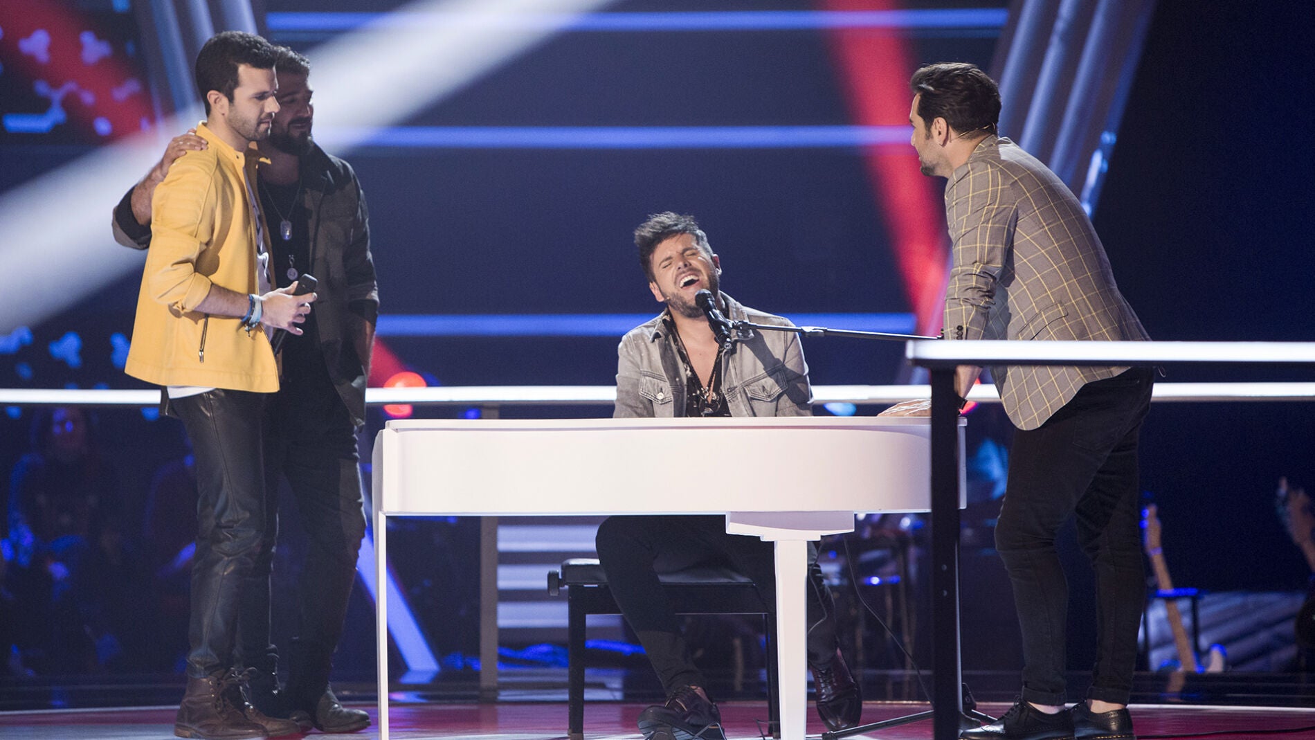 Pablo L&oacute;pez y Sergio Jim&eacute;nez cantan &lsquo;El Patio&rsquo; en los Asaltos de &lsquo;La Voz&rsquo;