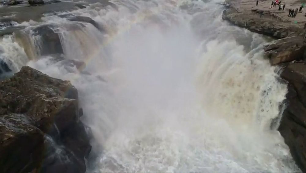 Las impresionantes imágenes de la cascada del Hukou