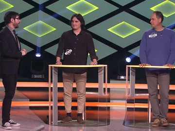 Emoción máxima en la bomba estratégica entre el equipo de 'Los Lobos' y el de 'Mastodontes' Emoción máxima en la bomba estratégica entre el equipo de 'Los Lobos' y el de 'Mastodontes'