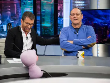 Trancas y Barrancas ponen a prueba el ojo de Jean Reno con el 'Jeanrenizador' Trancas y Barrancas ponen a prueba el ojo de Jean Reno con el 'Jeanrenizador'