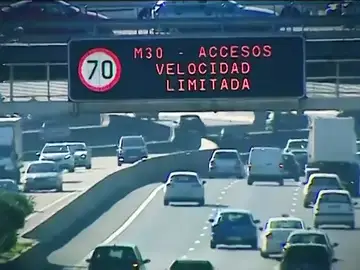 Madrid mantiene para este miércoles el escenario 1 del protocolo de contaminación limitando la velocidad a 70 km/h por la M-30 Madrid mantiene para este miércoles el escenario 1 del protocolo de contaminación limitando la velocidad a 70 km/h por la M-30