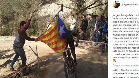 Carlos Coloma, con una estelada en la cara Carlos Coloma, con una estelada en la cara