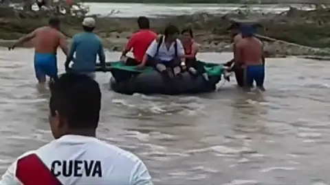 Al menos 50 muertos por las inundaciones en Perú Al menos 50 muertos por las inundaciones en Perú
