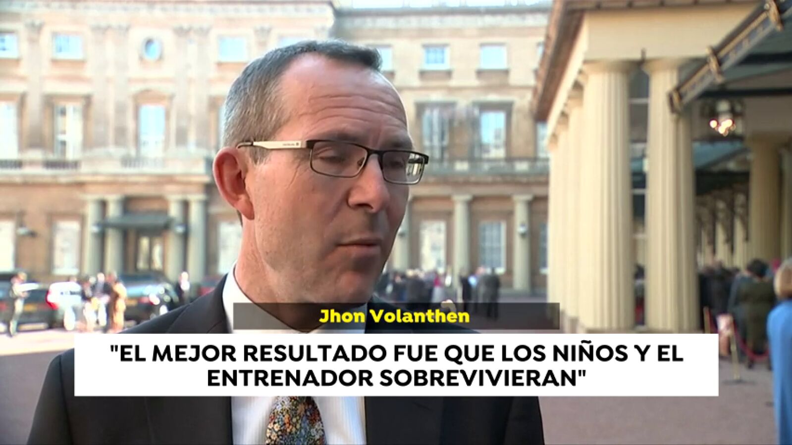 El buceador británico que participó en el rescate de los niños tailandeses recibe la Medalla George