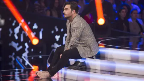 Vídeo: David Bustamante sufre un robo de zapatos en los Asaltos David Bustamante sufre un robo de zapatos en los Asaltos de ‘La Voz’