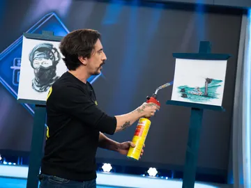 El cuaderno mágico de Marron para hacer magia en 'El Hormiguero 3.0' El cuaderno mágico de Marron para hacer magia en 'El Hormiguero 3.0'