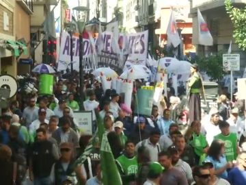 Miles de argentinos protestan ante las medidas de austeridad de Macri