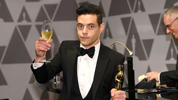Rami Malek con su premio Oscar Rami Malek con su premio Oscar