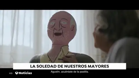 'Familias hinchables', la campaña viral que lucha contra la soledad de las personas mayores 'Familias hinchables', la campaña viral que lucha contra la soledad de las personas mayores