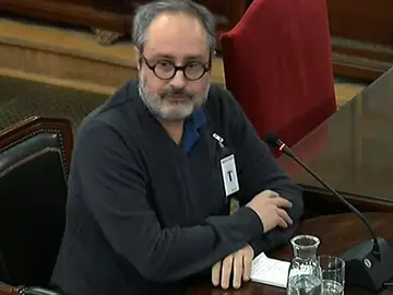 El exdiputado de la CUP Antonio Baños declarando como testigo en el juicio del 'procés'. El exdiputado de la CUP Antonio Baños declarando como testigo en el juicio del 'procés'.
