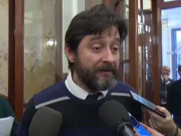 Los políticos españoles opinan sobre el 'ninot' del rey Felipe VI Los políticos españoles opinan sobre el 'ninot' del rey Felipe VI