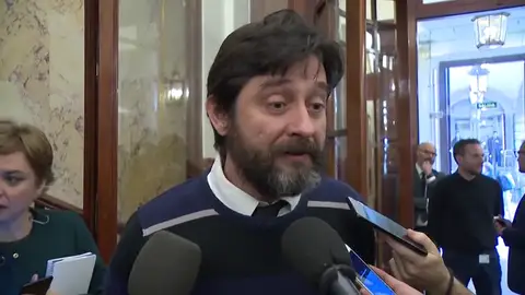 Los políticos españoles opinan sobre el 'ninot' del rey Felipe VI Los políticos españoles opinan sobre el 'ninot' del rey Felipe VI