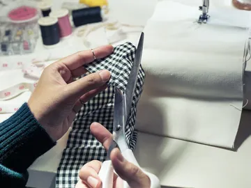 Confeccionando un disfraz Confeccionando un disfraz