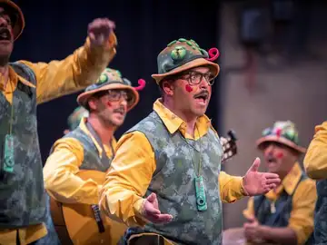 La chirigota "Los morosos" durante la semifinal del Concurso Oficial de Agrupaciones Carnavalescas (COAC) La chirigota "Los morosos" durante la semifinal del Concurso Oficial de Agrupaciones Carnavalescas (COAC)