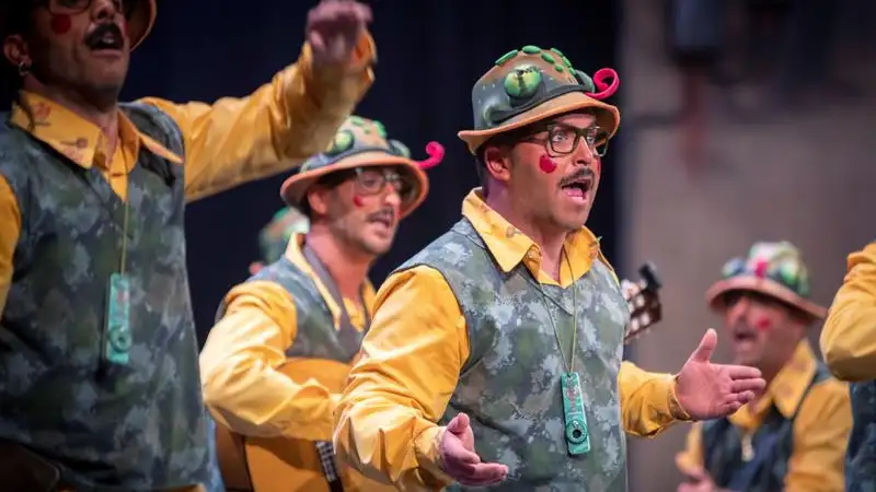 La chirigota "Los morosos" durante la semifinal del Concurso Oficial de Agrupaciones Carnavalescas (COAC) La chirigota "Los morosos" durante la semifinal del Concurso Oficial de Agrupaciones Carnavalescas (COAC)