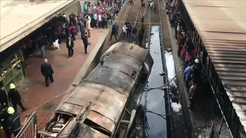 Una explosión en la estación de El Cairo deja al menos 20 muertos Una explosión en la estación de El Cairo deja al menos 20 muertos