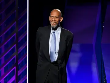 El exjugador de la NBA Kareem Abdul-Jabbar El exjugador de la NBA Kareem Abdul-Jabbar