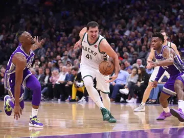 Mirotic, durante el partido contra los Kings Mirotic, durante el partido contra los Kings