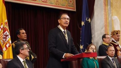 El presidente de Perú crea división en el Congreso al llamar a mantener la colaboración contra Maduro