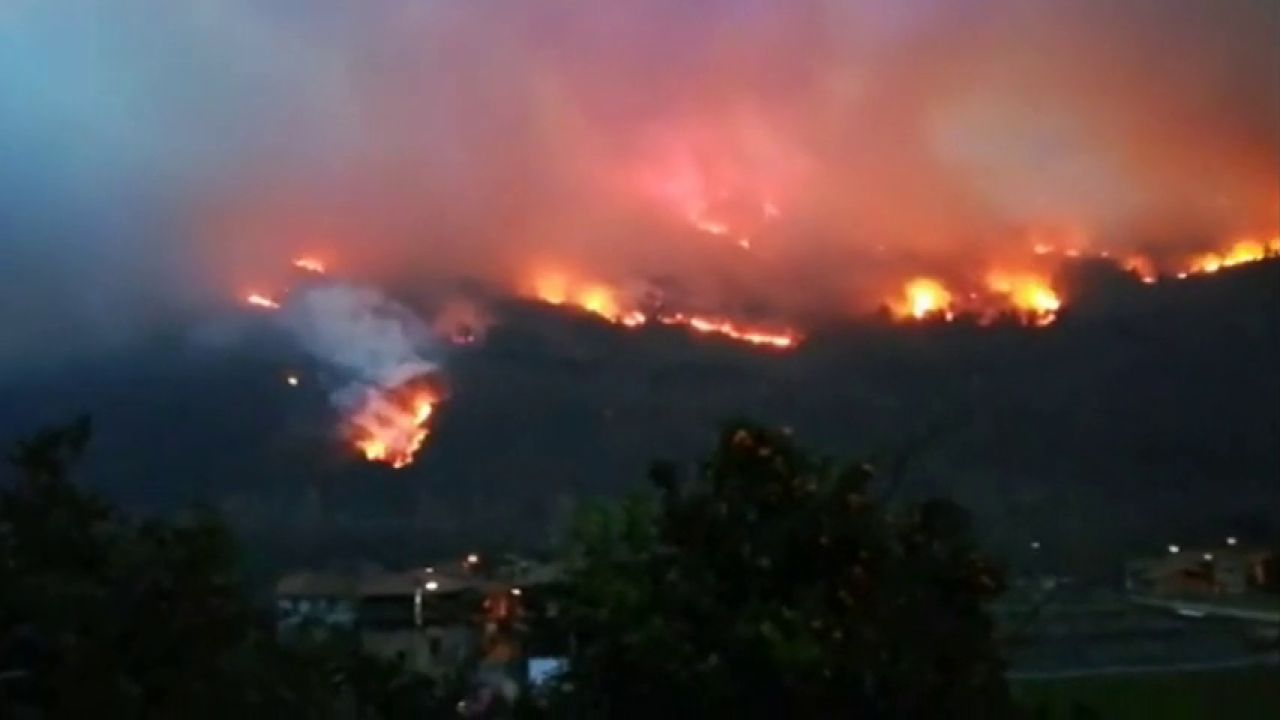 La lluvia pone fin a la oleada de incendios en Asturias y Cantabria