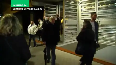 Parte de la afición del Real Madrid abondonó el Bernabéu antes de tiempo ante la debacle frente al Ajax Parte de la afición del Real Madrid abondonó el Bernabéu antes de tiempo ante la debacle frente al Ajax