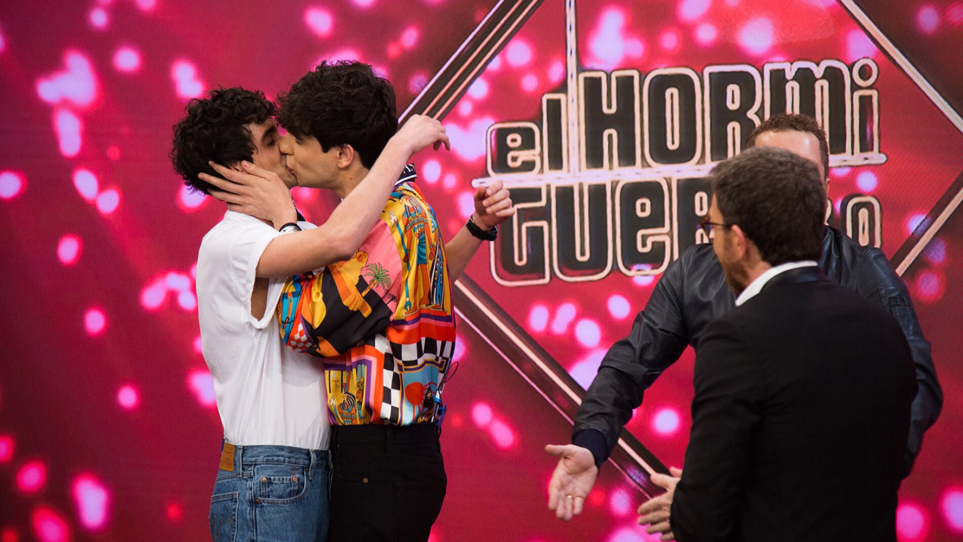 Vídeo: Los Javis se dan el 'Sí, quiero' en El Hormiguero 3.0