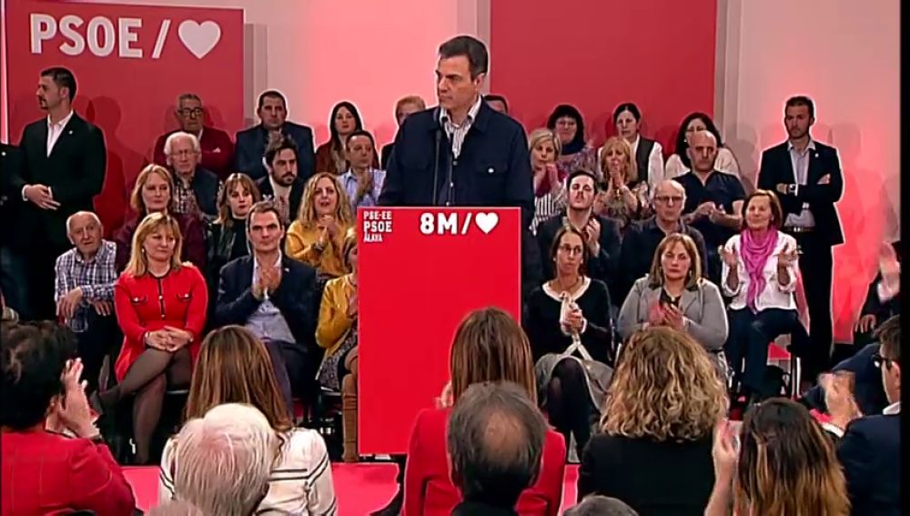 Sánchez avisa que seguirá tomando medidas sociales y anuncia que va a recuperar el subsidio 