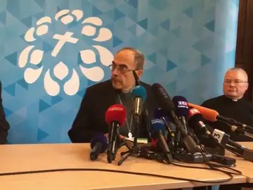 Dimite el cardenal francés Barbarin, condenado por encubrir a un cura pederasta Dimite el cardenal francés Barbarin, condenado por encubrir a un cura pederasta