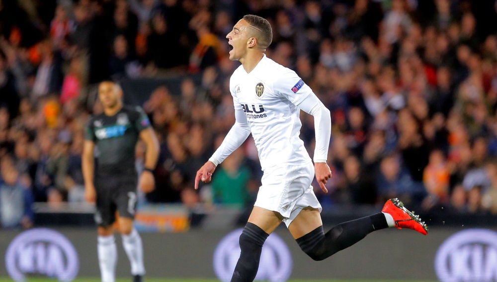 Rodrigo celebra uno de sus goles contra el Krasnodar