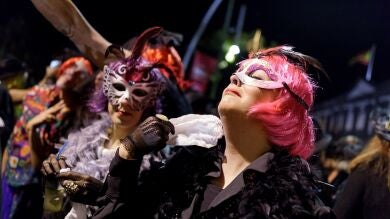 Santa Cruz de Tenerife celebra el tradicional Entierro de la Sardina 