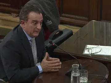 Los Mossos avisaron a Puigdemont, Junqueras y Forn de una "escalada de violencia" el 1-O Los Mossos avisaron a Puigdemont, Junqueras y Forn de una "escalada de violencia" el 1-O