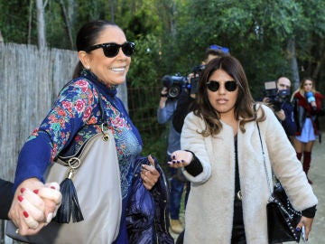 Isabel Pantoja y su hija Isa Pantoja Isabel Pantoja y su hija Isa Pantoja