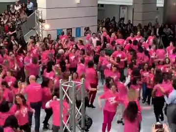 Espectáculo sorpresa en EE.UU. por el 'Día de la Mujer' Espectáculo sorpresa en EE.UU. por el 'Día de la Mujer'