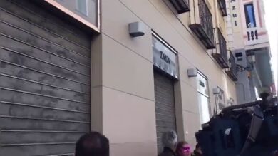 Varios comercios cierran en el centro de Madrid ante la presencia de piquetes en sus puertas
