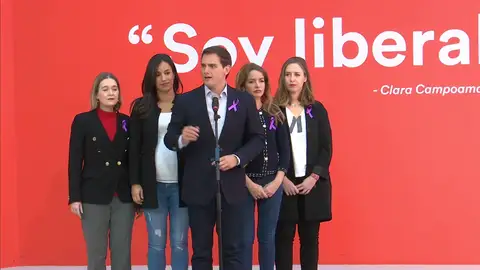 Rivera homenajea a Clara Campoamor como gran referente liberal y feminista Rivera homenajea a Clara Campoamor como gran referente liberal y feminista