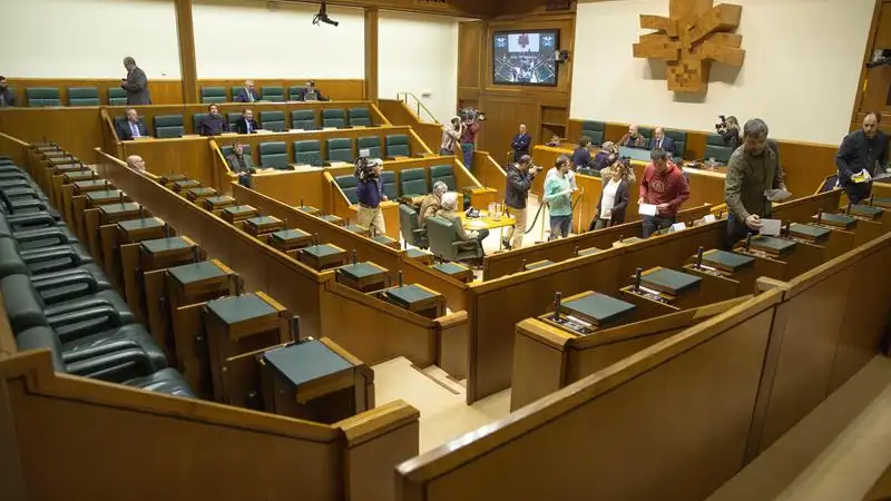 ¿Cuántos escaños necesita el PNV para tener mayoría absoluta en el País Vasco? Imagen del Parlamento Vasco
