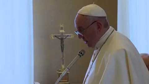 Papa Francisco: "La mujer es quien hace hermoso el mundo" Papa Francisco: "La mujer es quien hace hermoso el mundo"