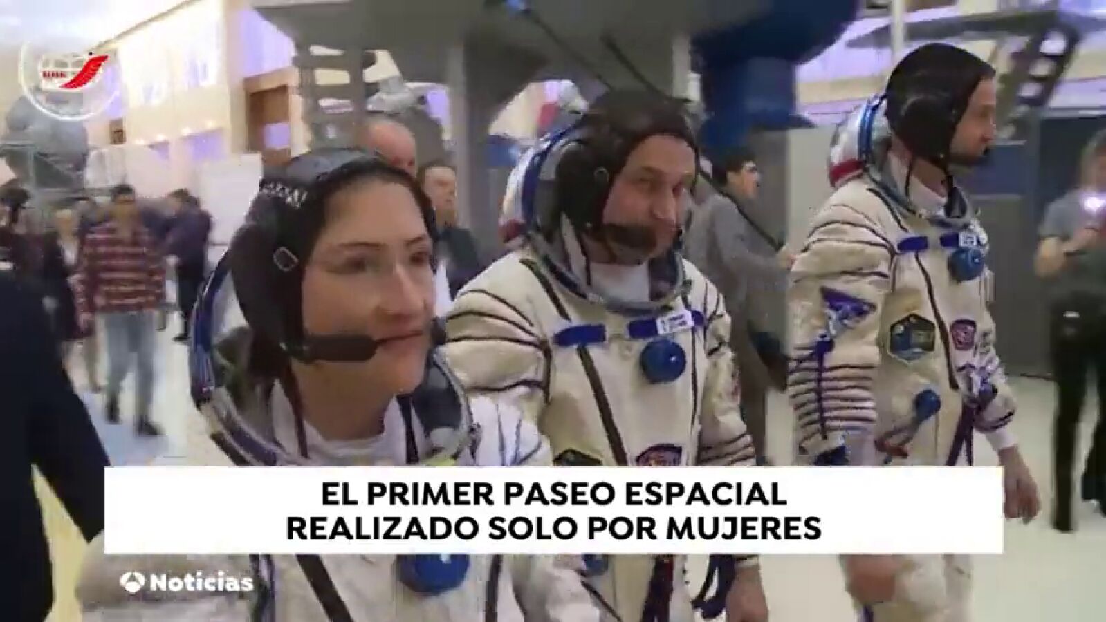 El primer paseo espacial solo de mujeres