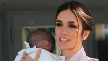 Elena Furiase en el bautizo de su hijo Noah