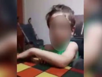 La recuperación de un niño que sufre una enfermedad cerebral que interfiere en su crecimiento La recuperación de un niño que sufre una enfermedad cerebral que interfiere en su crecimiento